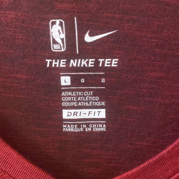 Cleveland Cavaliers Nike vneck - Picture 3 of 4